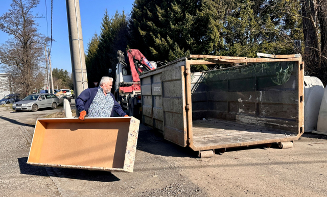 Začaly svozy velkoobjemového a nebezpečného odpadu
