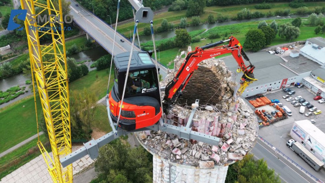 Demolice v areálu Marlenka